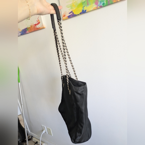 AUTHENTIC VINTAGE Prada Tessuto Chain Bag - Black w/ Silver Hardware - Picture 4 of 17